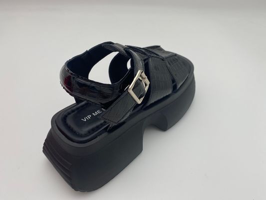 النساء الصيفية الصيفية السوداء الصفحة السميكة مع الزر المعدني الجلد الحقيقي